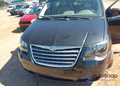 2008 Chrysler Town & Country Touring z USA, uszkodzony, nr VIN 2A8HR54P08R699444